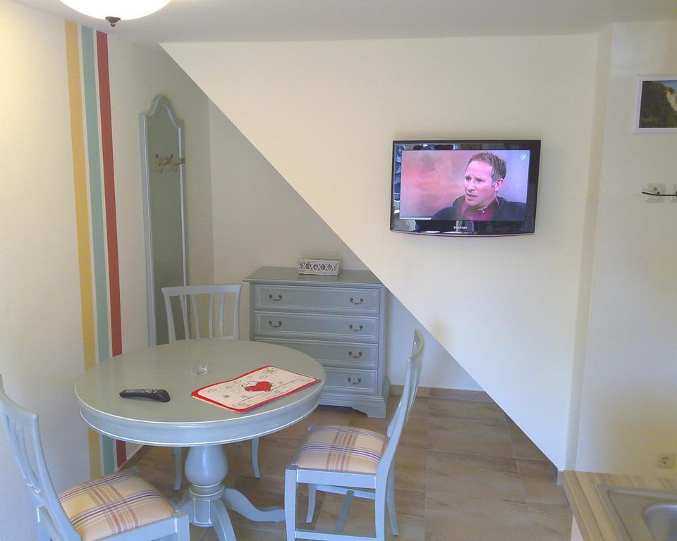Apartmenthaus Hus Uebi By Rujana بينز الغرفة الصورة