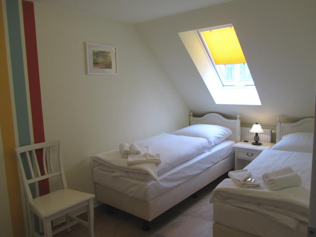 Apartmenthaus Hus Uebi By Rujana بينز الغرفة الصورة