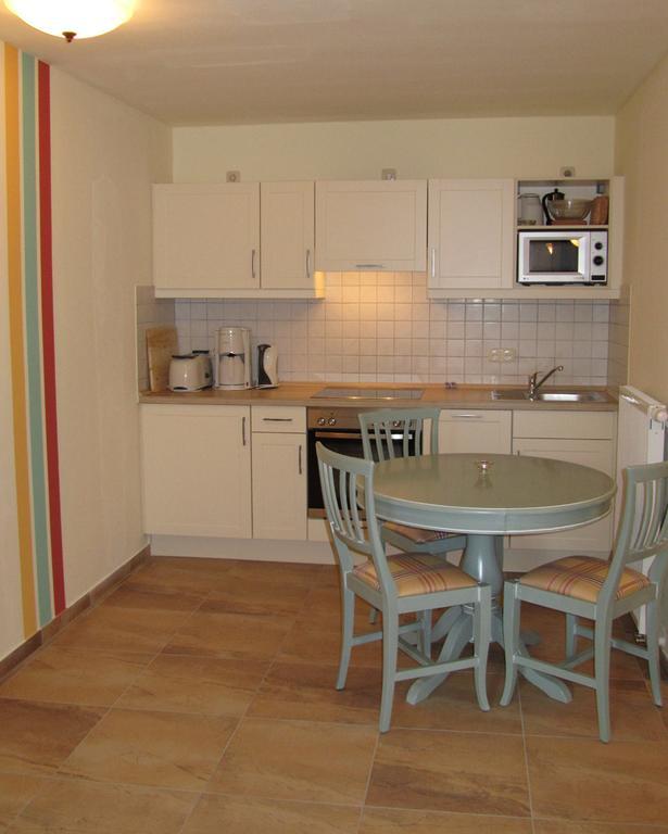 Apartmenthaus Hus Uebi By Rujana بينز الغرفة الصورة