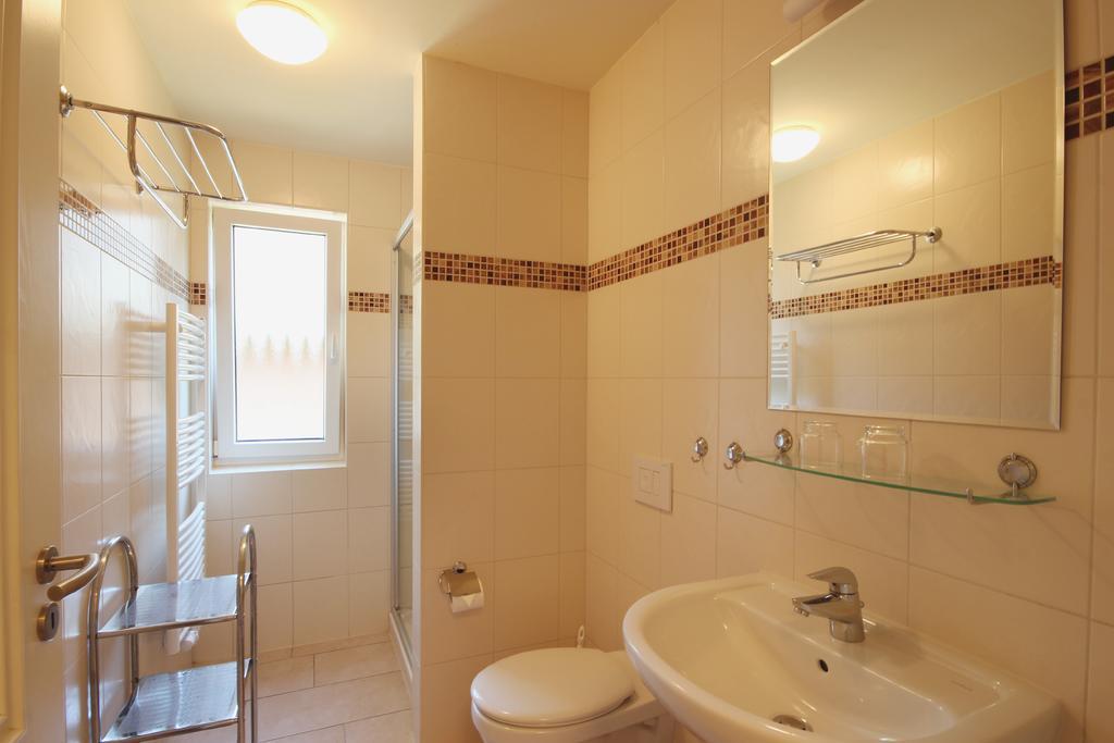 Apartmenthaus Hus Uebi By Rujana بينز المظهر الخارجي الصورة